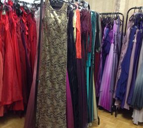 Produzida - Aluguel de Roupas e Acessórios para Festas - Vestidos