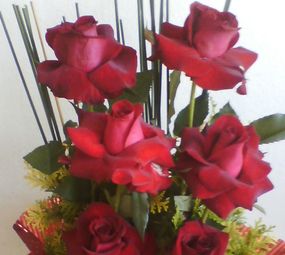 Confecção de Arranjos de Flores Floricultura Anie Flores, São José