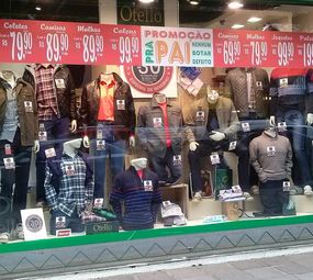 Adesivagem de Vitrine