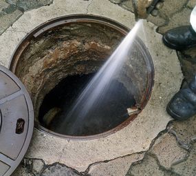 Doutor Prag serviços de desentupimento, limpeza de fossas e esgotos, hidrojateamento e limpeza de caixas d'água