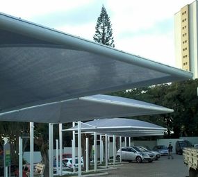 Cobertura para automóvel com sombrite