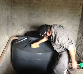 Limpeza e Desbacterização de Caixas D'agua