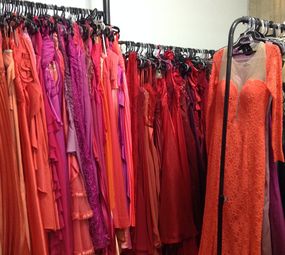 Produzida - Aluguel de Roupas e Acessórios para Festas - Vestidos