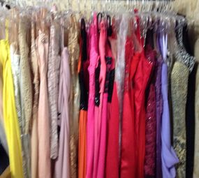 Produzida - Aluguel de Roupas e Acessórios para Festas - Vestidos