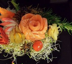 Oshi Sushi