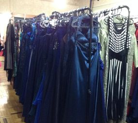 Produzida - Aluguel de Roupas e Acessórios para Festas - Vestidos