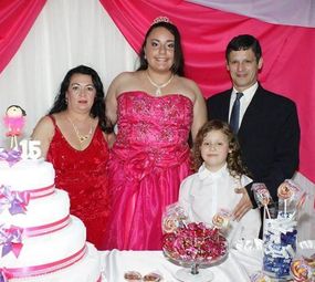 Rosi Noivas e Festas - Aluguel de Roupas photo 9